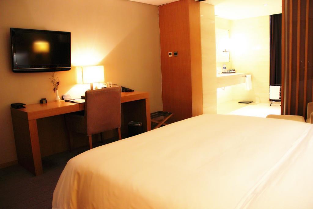 Shenyang Tianfeng International Hotel Buitenkant foto